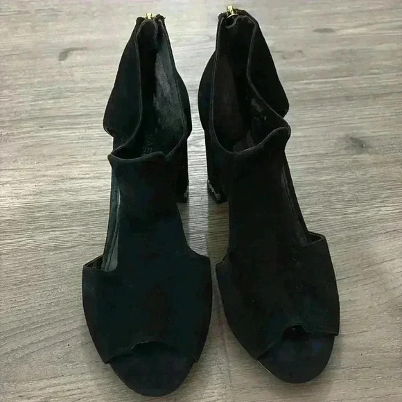 Michael Kors Black Suede Bock Heel Open Toe Bootie / Heel Size 6.5 - Picture 4 of 6